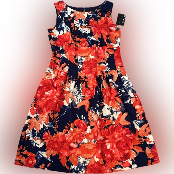 Enfocus Studio Dresses & Skirts - EnFocus 16 Sleeveless pleated Navy Dress with bold Red and Orange Floral Print